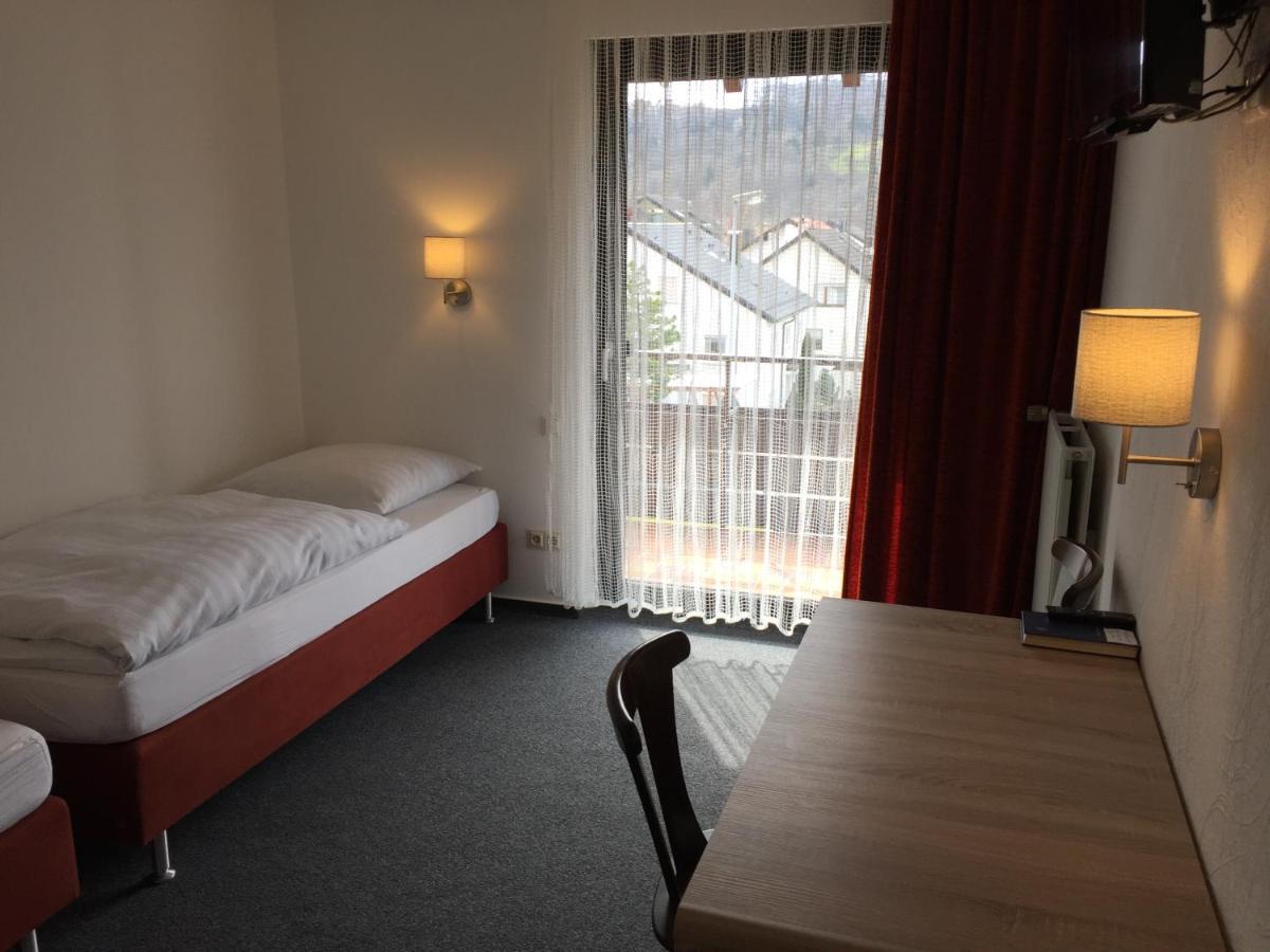 Gaestehaus Faessle ไวน์ชตัดท์ ภายนอก รูปภาพ