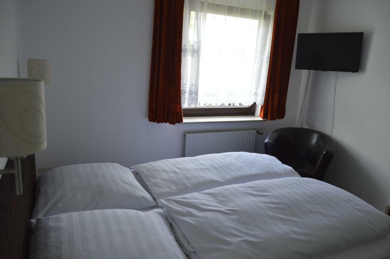 Gaestehaus Faessle ไวน์ชตัดท์ ภายนอก รูปภาพ